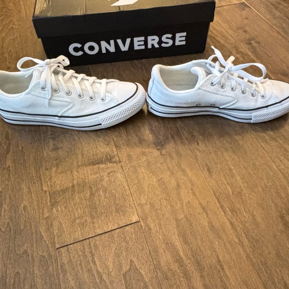 Converse Classic White Lace-Up Sneakers - Picture 4 of 8